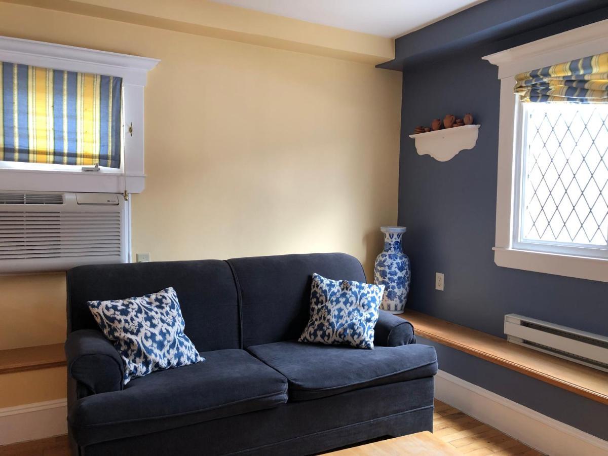 Bed & Breakfast Leaside Manor 4*